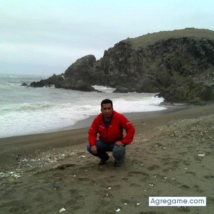 0Carlos0 chico soltero en Puerto Eten