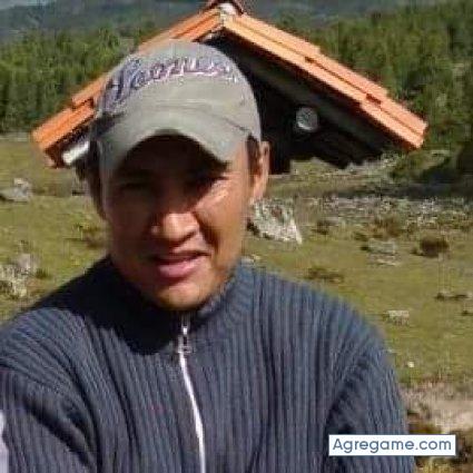 Osmelaraque chico soltero en Tenerife