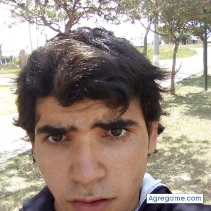 Sosajua chico soltero en Villa Paranacito