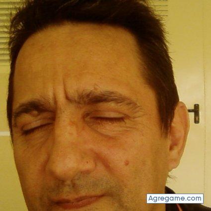 Iluso0ion chico separado en Manilva