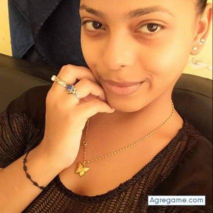 laurabello chica soltera en Oliva De Merida