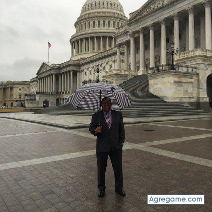 Sorprendo chico soltero en New Haven