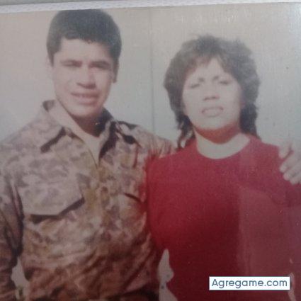 Exuniformadocasa2 chico casado en Valparaíso