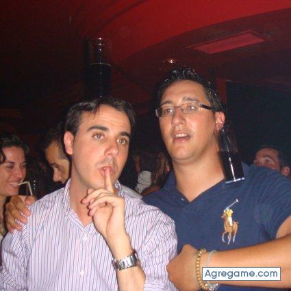 PHOENIKI chico soltero en Cádiz