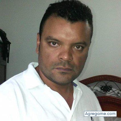 Jucaur chico soltero en Medellín