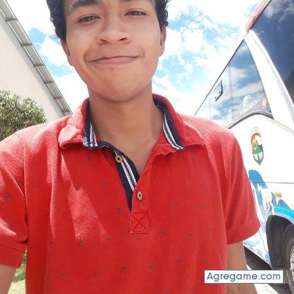 Ediizon chico soltero en Hot Springs Village