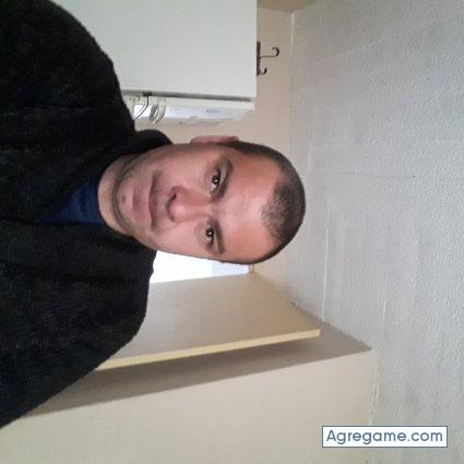 Charo17 chico soltero en Salto