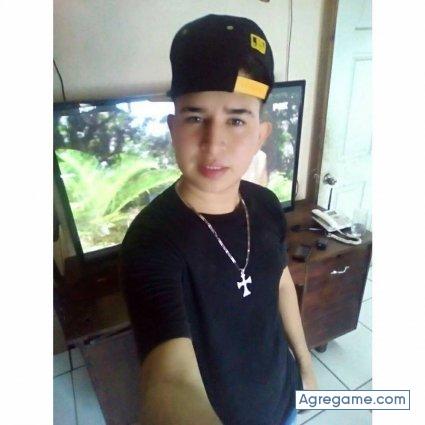 Sensation_Fernando18 chico soltero en Chicacao