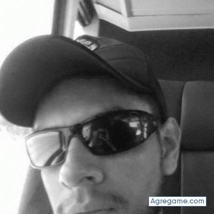 lariossz chico soltero en National City