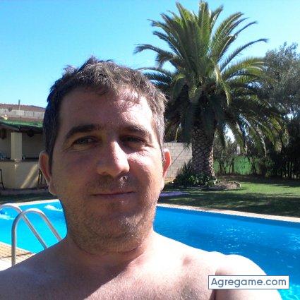 adegracioso chico soltero en Sevilla