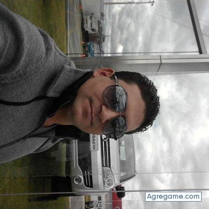 yohanco chico soltero en Ambato