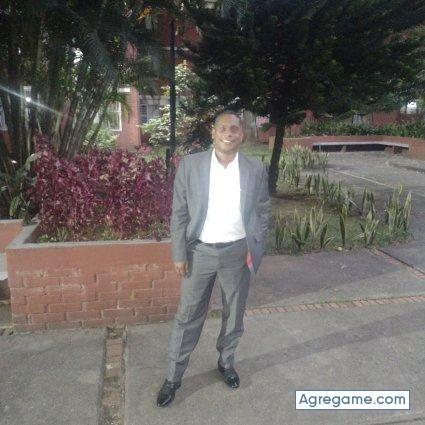 Adolfo0001 chico soltero en Santiago De Cali