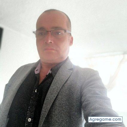 Fredyrene chico separado en Bogotá