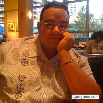 AndyBlue chico soltero en Fall River