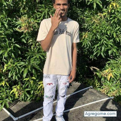 Aneudis10 chico soltero en Cristo Rey