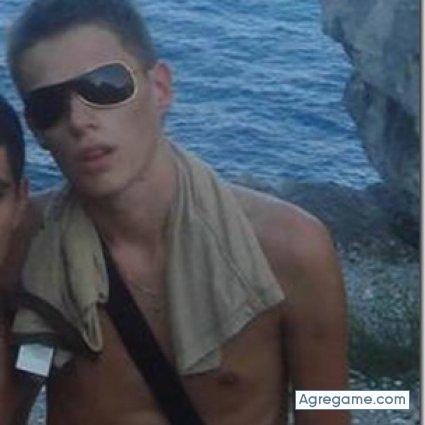 purovicio chico soltero en Torres de la alameda