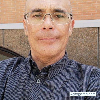 Ahmose chico soltero en Alcorcón