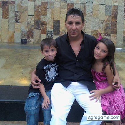 charly74 chico separado en Boulogne