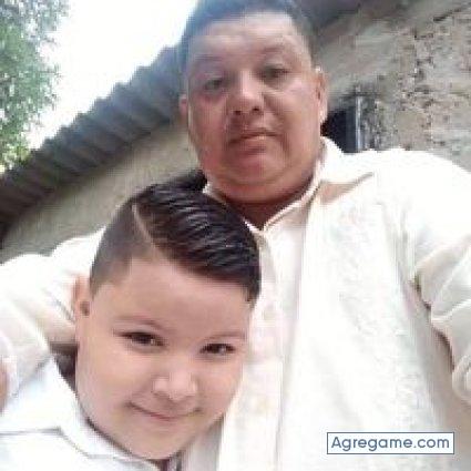 robertosegundo chico soltero en Puerto Tejada