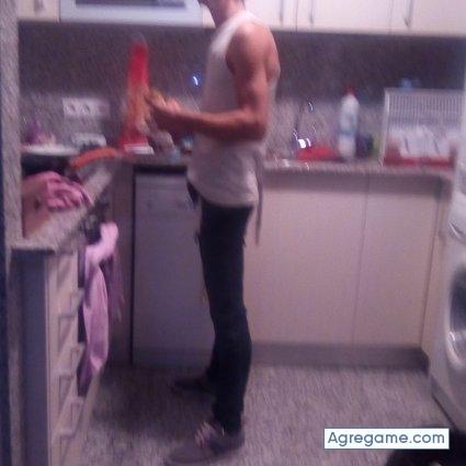 Tiviti chico soltero en La Almunia De Doña Godina