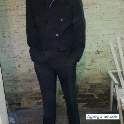 Jastkd chico soltero en Esquina