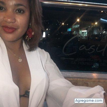 Yaneiky chica soltera en Bávaro