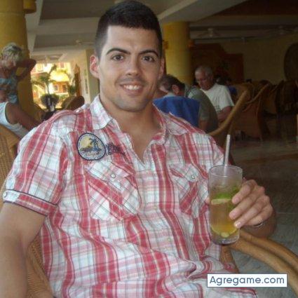 Poseydon chico soltero en Cornella de llobregat