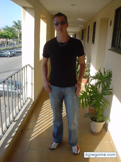 Dela chico soltero en Nava De La Asuncion