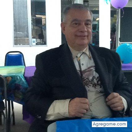 Solovino749 chico soltero en Downey