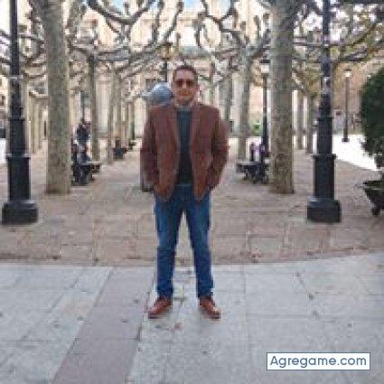 yuggenheimervalentin chico soltero en Nava De La Asuncion