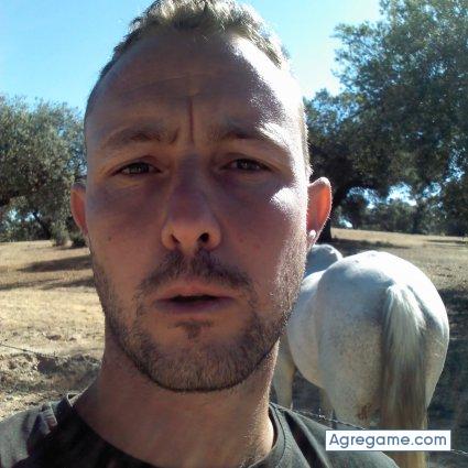 gemio chico soltero en Santa Marta De Los Barros