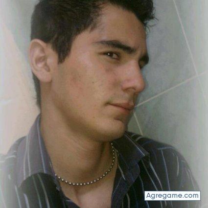 Roberto0210 chico soltero en Nuevo Cuscatlán