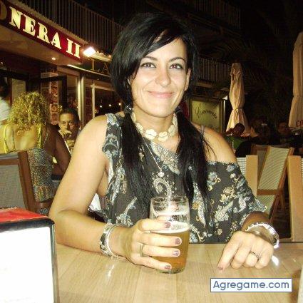 shinymorena chica soltera en Portocristo