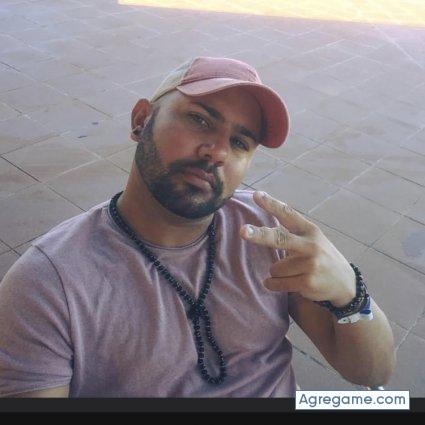 Tanganero chico soltero en Aguada De Pasajeros