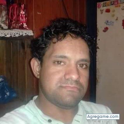 angelrafaelcevero chico soltero en Leandro N. Alem