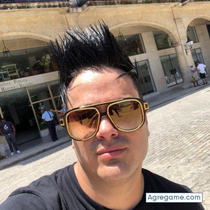 Jonvalenzuela chico soltero en La Habana Vieja