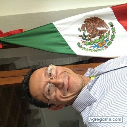 molepoblano chico soltero en Grecia