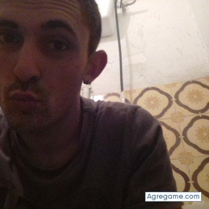 Dukele chico soltero en Castejon