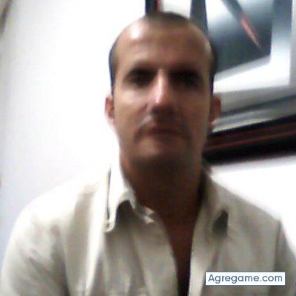 anibal chico divorciado en Crevillent