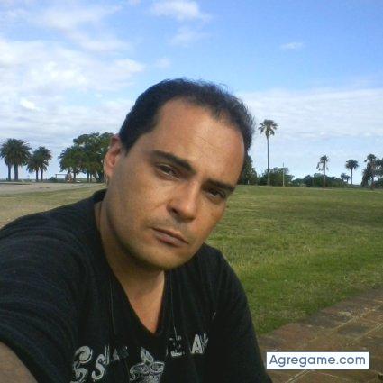 Andres222 chico soltero en Montevideo