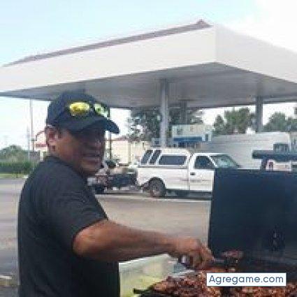 hugomora7084 chico soltero en Bonita Springs