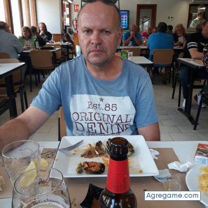 pajarracomolins chico soltero en Molins de rei