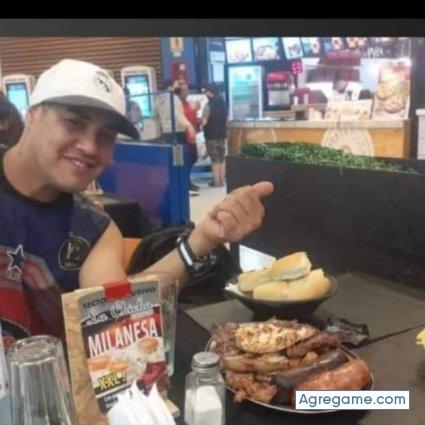 Ricamartin chico soltero en González Catán