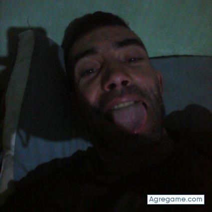 Gustavopeti chico soltero en Parlier