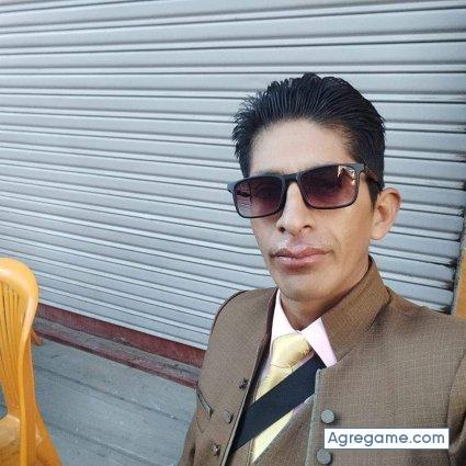 Rajhul chico soltero en Oruro