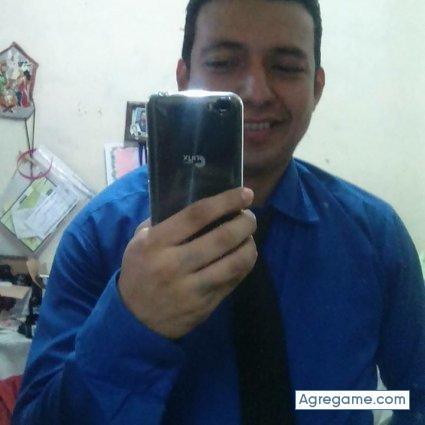 manuelaragon chico soltero en San Salvador