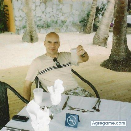 albertocano70 chico soltero en Nigran