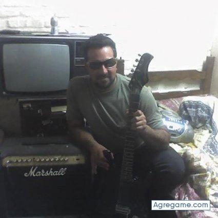 fragua chico soltero en Montevideo