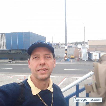 Yhariel chico separado en Los Olivos