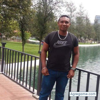 JOHNNY8824 chico soltero en Santo Domingo De Los Colorados